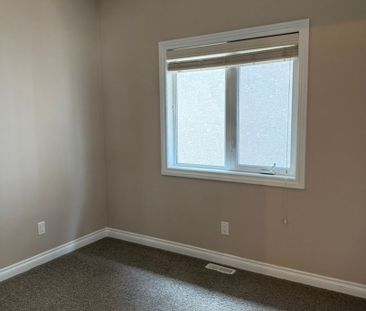 554 Senick Cres (Upper), Saskatoon - Photo 6