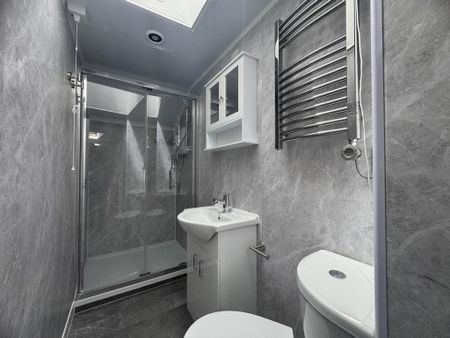 2 bedroom flat to rent - Photo 2
