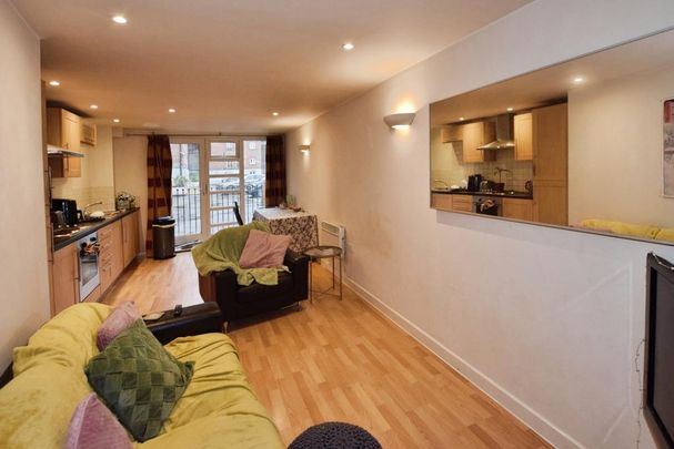 1 bedroom flat to rent - Photo 1