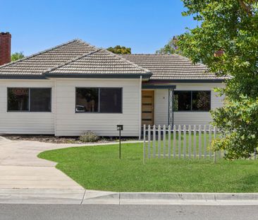 Neat and Convenient Living in Kangaroo Flat - Photo 2