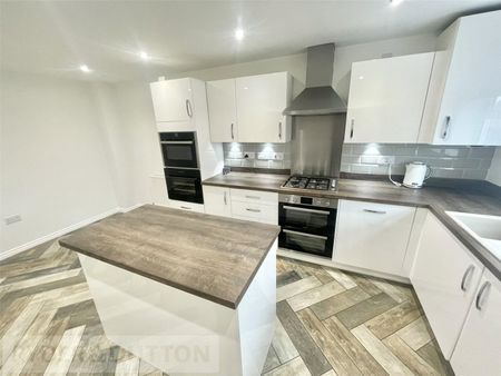 Eason Way, Ashton-under-Lyne, Greater Manchester, OL6 - Photo 2