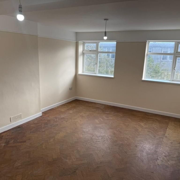 3 bedroom flat to rent - Photo 1