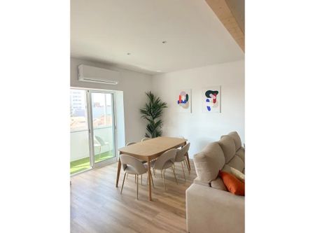 Largo de Soares dos Reis, Vila Nova de Gaia, Porto 4430-999 - Photo 2