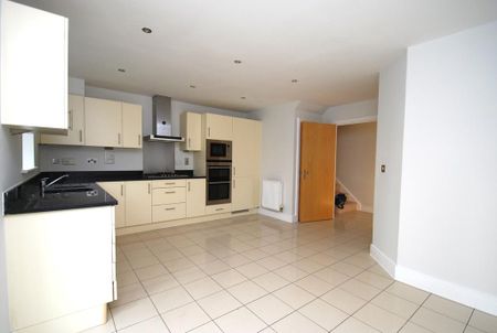 3 bedroom semi-detached house to rent - Photo 3