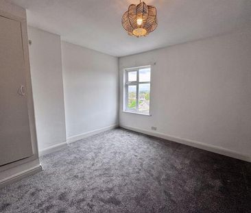 2 bedroom semi-detached house to rent - Photo 4