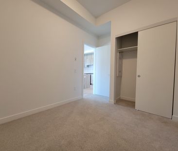 Downtown 2nd Floor Luxury 2 Bdrm * Pets - Photo 4