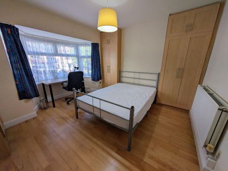 3 bedroom semi-detached house to rent - Photo 5