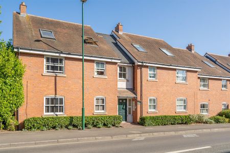 2 bed apartment to rent in New Road, Solihull, B91 - Photo 2