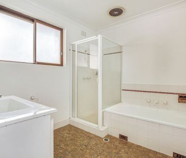 Top Floor, Immaculately Presented 2 bedroom Unit - Photo 6