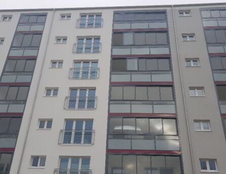 Moderne Wohnung mit Personenaufzug! - Photo 2