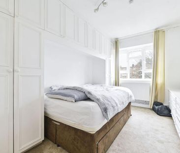 3 bedroom flat to rent - Photo 5