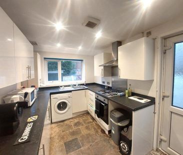 3 bedroom terraced house to rent - Photo 4