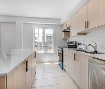 For Lease - 20 Silo Mews, Barrie, Ontario - Photo 6