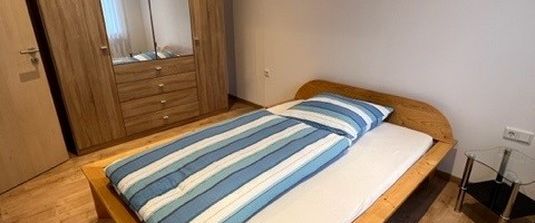 Miete inkl. Nebenkosten: 690 € pro Monat, plus Strom, plus Heizung - Photo 1