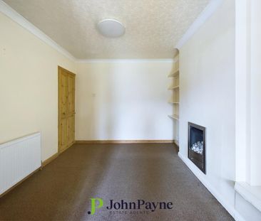 3 bedroom end of terrace house to rent - Photo 3