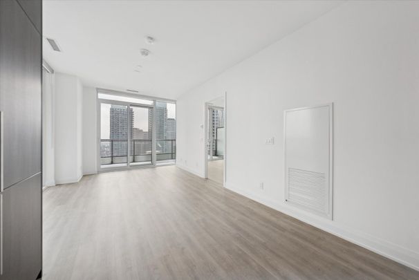 For Lease - 65 Broadway Avenue Unit# 2004, Toronto, Ontario - Photo 1