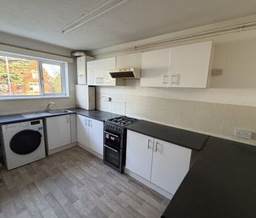 Cliftonville Court, NORTHAMPTON - Photo 3