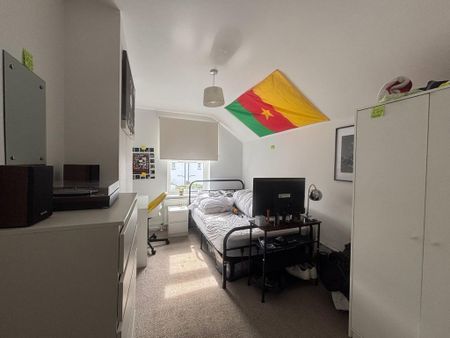 5 bedroom end of terrace house to rent - Photo 4