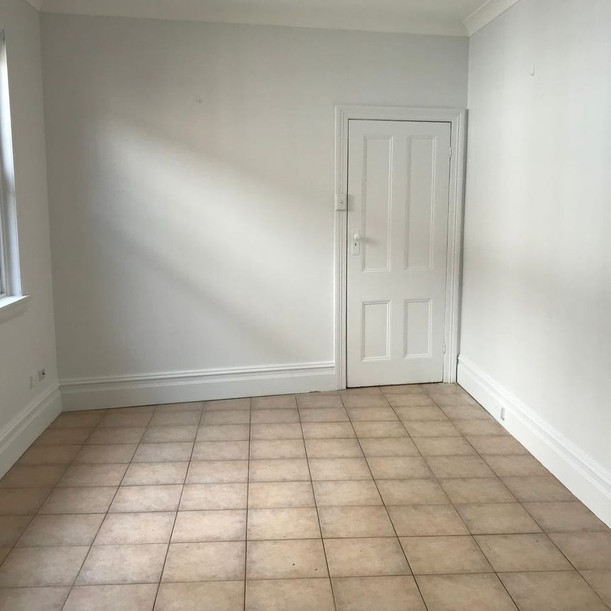 Spacious 2 Bedroom | Heart of Gladesville - Photo 1