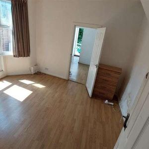 Little Ilford Lane, Manor, E12 - Photo 2