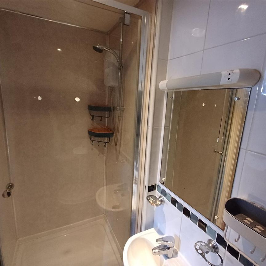 Crwys Road, Cardiff - Photo 1