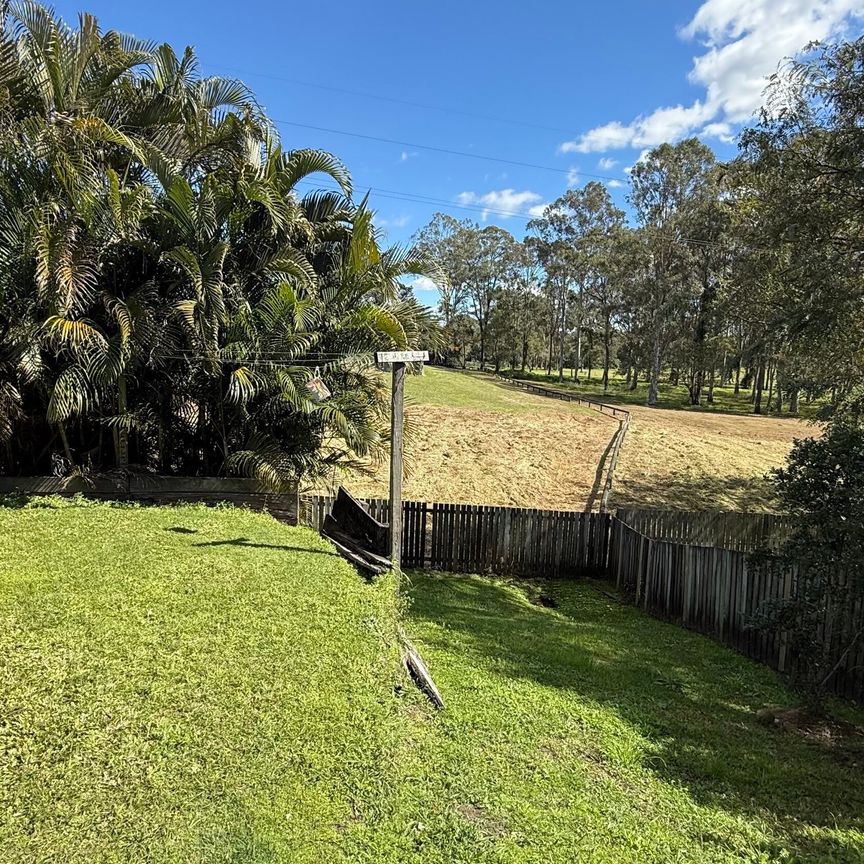 Eagleby - Photo 1