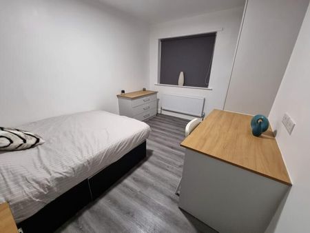 Welton Mount, Hyde Park - Photo 2