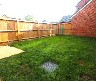 3 bedroom semi-detached house to rent - Photo 4