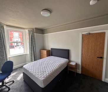 6 bedroom house - Photo 2