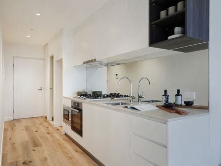 Unfurnished 2 bedroom Palladium Apartment with car park - Photo 2