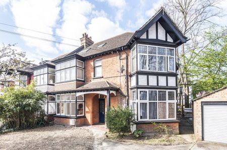 Conyers Road, London, SW16 - Photo 2