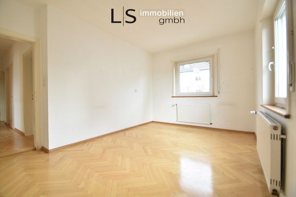 Geräumige und helle 3-Zimmer-Wohnung in ruhiger Wohnlage von S-Untertürkheim mit Balkon! - Photo 1