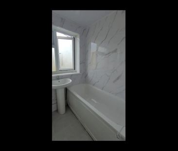 3 Bed Terraced House, Crediton Road, E16 - Photo 5