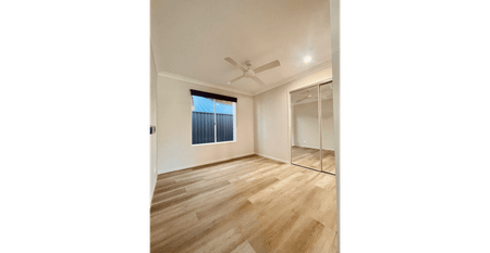 STYLISH FAMILY HOME IN THE HEART OF THORNLANDS - Photo 4