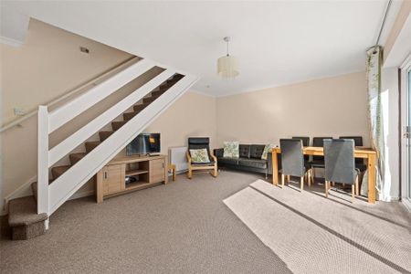3 bedroom terraced house to rent - Photo 2