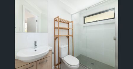 One bedroom studio with deck and leafy outlook - Photo 5