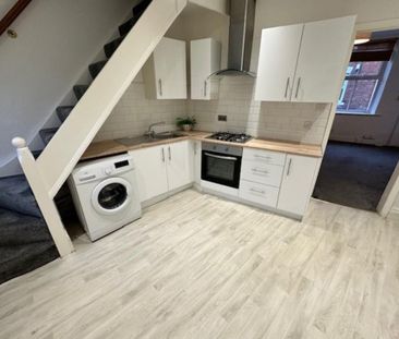 2 bedroom terraced house to rent - Photo 4