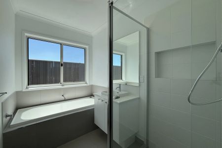 Stunning & Brand New - Photo 5