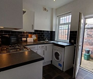 3- Double Affordable Rooms in Salford - Photo 6