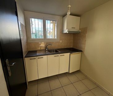 Location Appartement 1 pièces 22 m2 à Quincy-sous-Sénart - Photo 2