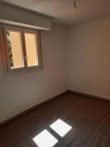 Location Appartement 3 pièces 71m² DRAGUIGNAN 83300 - Photo 2