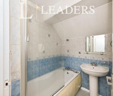 4 bedroom terraced house to rent - Photo 5