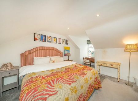 Elms Crescent - Photo 5