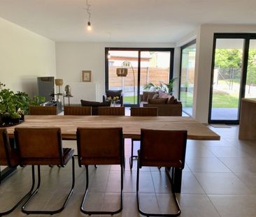 Prachtig gelijkvloers appartement te Sint-Eloois-Vijve met tuintje ... - Photo 5