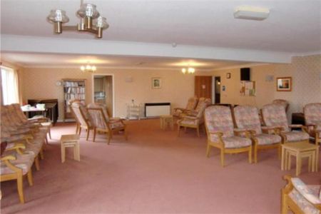 1 bedroom retirement property to rent - Photo 3