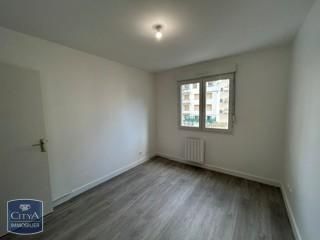 Location Appartement 2 pièces 47m² LYON 8ème - Photo 2