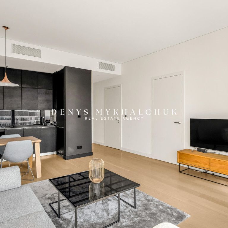 Warszawa, Śródmieście, Twarda – zdjęcie 1