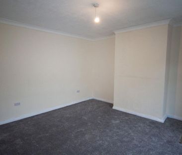 East Parade, Sowerby Bridge, HX6 2BH - Photo 5