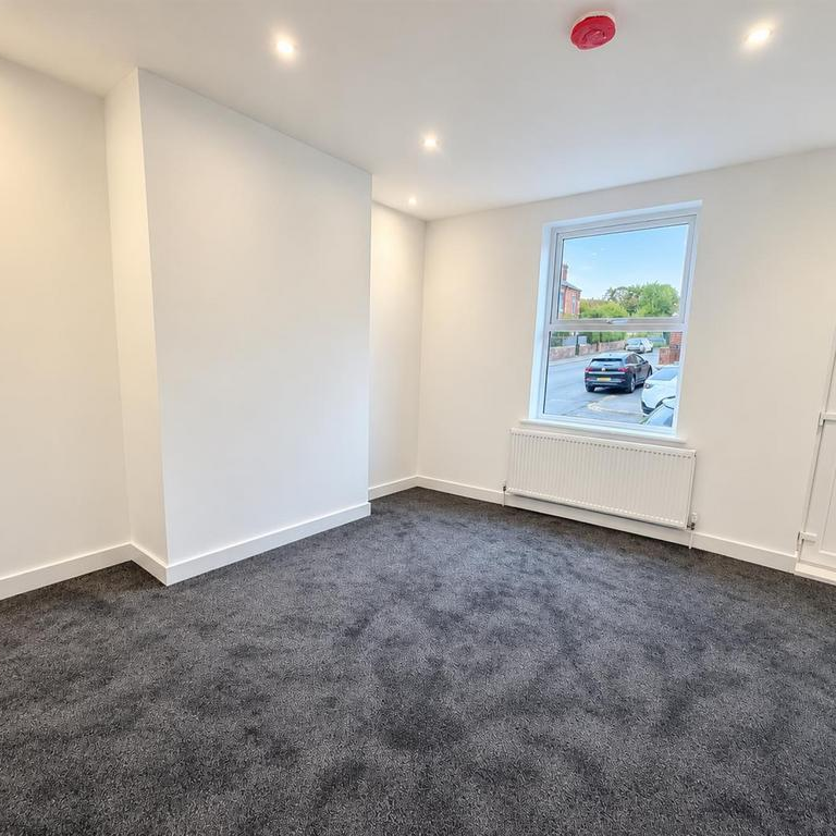 5 bedroom terraced house to rent - Photo 1