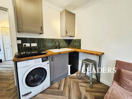 1 bedroom flat to rent - Photo 5